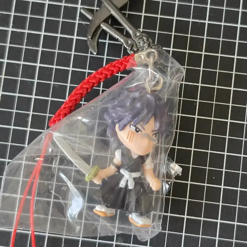 [BUNJANG] Bleach Hisagi Shuuhei Zanpakuto Keychain / [새상품] 블리치 히사기 슈헤이 참백도 피규어 고전 키링