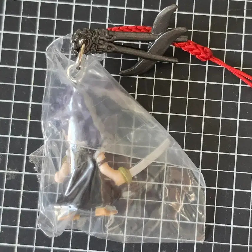[BUNJANG] Bleach Hisagi Shuuhei Zanpakuto Keychain / [새상품] 블리치 히사기 슈헤이 참백도 피규어 고전 키링