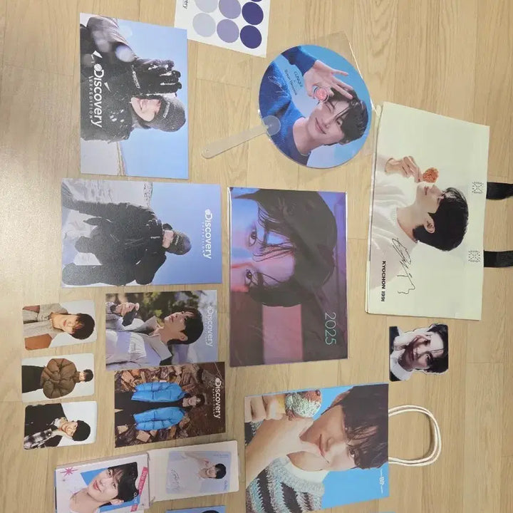 [BUNJANG] Byun Woo Seok 2025 D ICON Calendar, Various Goods, Ediya Poster Set / 변우석2025디아이콘 달력,여러가지굿즈,이디야1,2차포스터 세트 팝니다.