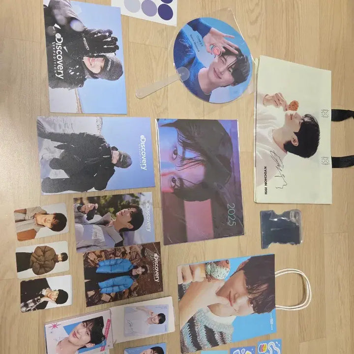[BUNJANG] Byun Woo Seok 2025 D ICON Calendar, Various Goods, Ediya Poster Set / 변우석2025디아이콘 달력,여러가지굿즈,이디야1,2차포스터 세트 팝니다.
