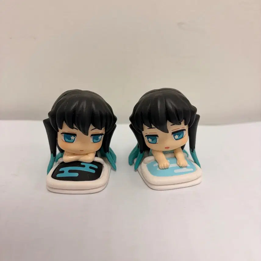 [BUNJANG] Demon Slayer Muichiro &amp; Yuichiro Onemutan Figures Set / 귀칼 오네무탄 무이치로 유이치로