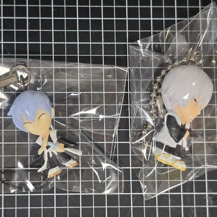 [BUNJANG] Bleach Ichigo Classic Keychain Strap Figure Set (2 Types) / 블리치 긴 고전 키링 스트랩 피규어 2종 세트