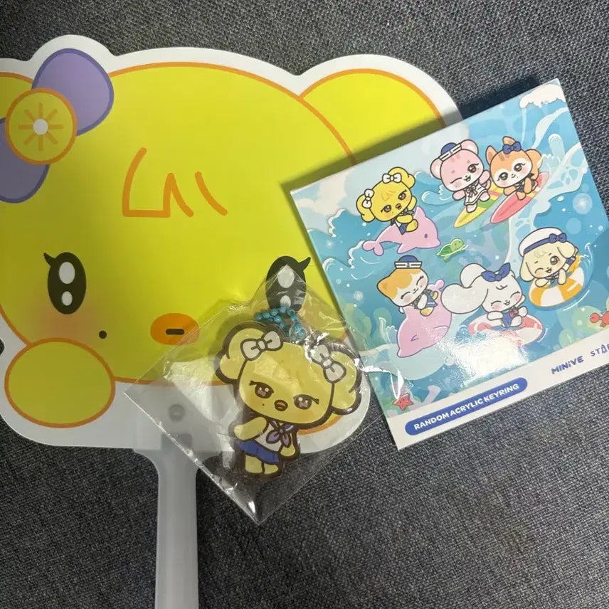 [BUNJANG] IVE MiniV Acrylic Keyring + NaoRi Fan / 아이브 미니브 팝업 아크릴 키링 + 나오리 부채 원가 이하
