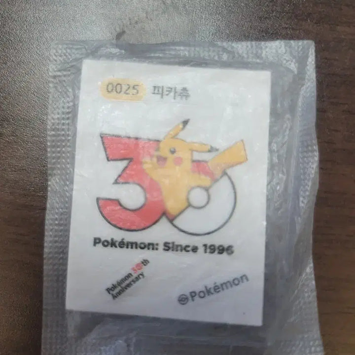 [BUNJANG] Pikachu 30th Anniversary Limited Edition Figure / 피카츄 30주년 기념