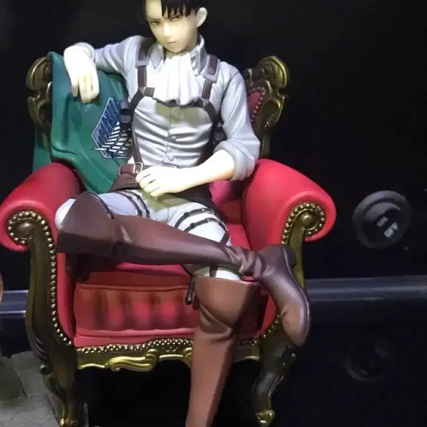 [BUNJANG] Attack on Titan Levi Seated Figure Ichiban Kuji A Prize / 진격의 거인 리바이 좌상 쿠지 피규어 제일복권 a상 조사병단에렌가챠룩업한지엘빈거인포르코