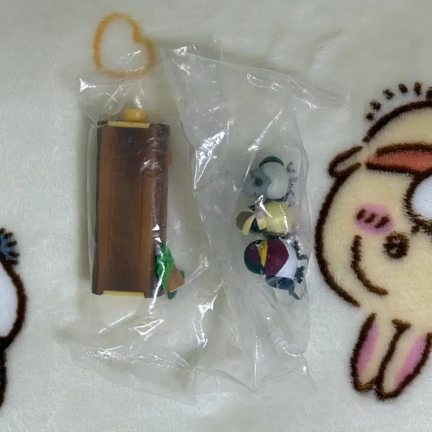 [BUNJANG] Re-Ment Pokemon Good Neighbors Tree Vol. 2 Tailow, Taillow, and Wurmple Figures / 포켓몬 리멘트 사이좋은 나무 2탄 테일로 구구 콩둘기 피규어