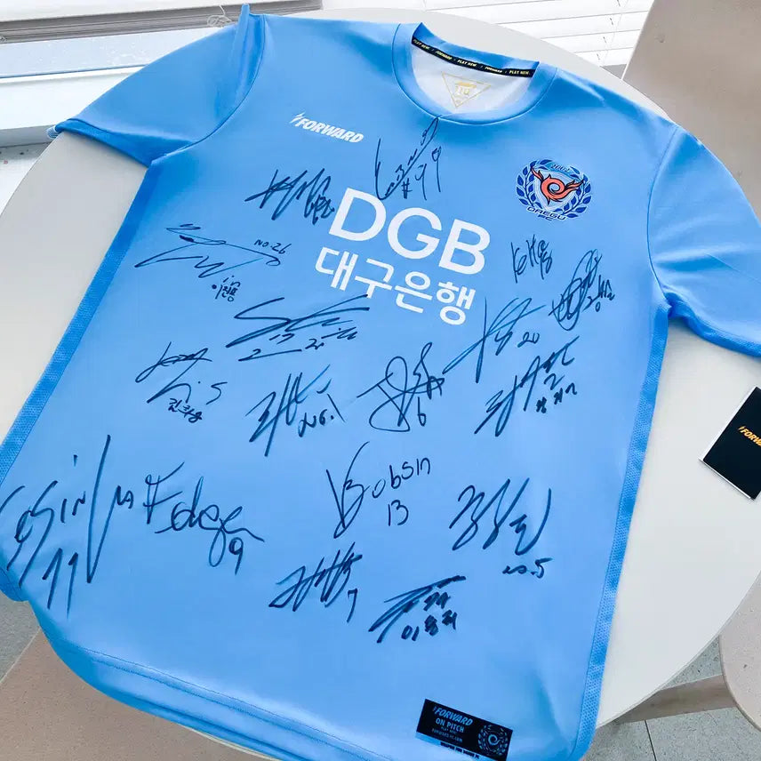 [BUNJANG] Daegu FC 2019 Replica Football Jersey Player Edition Kim Dae-won Autographed Size 110 / 2019년도 K리그 레플리카 대구FC 유니폼 선수단 칠필싸인 새상품 110size 김대원 마킹 판매.