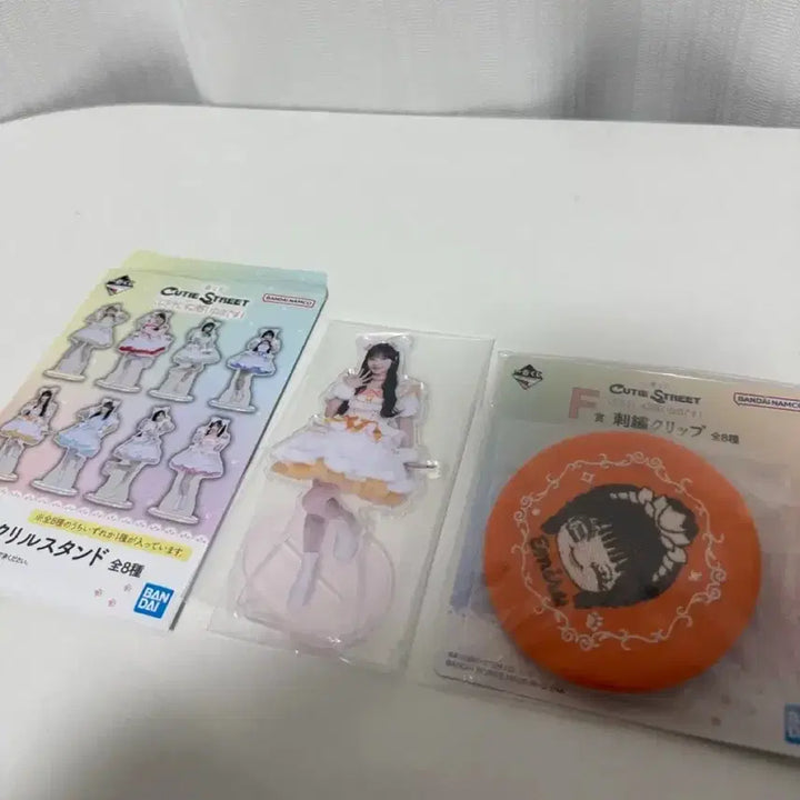 [BUNJANG] Cutie Street Kusto Kawamoto Emiru Acrylic Stand &amp; Badge Set / 큐티스트리트 카와모토 에미루 아크릴 스탠드 굿즈 뱃지 세트