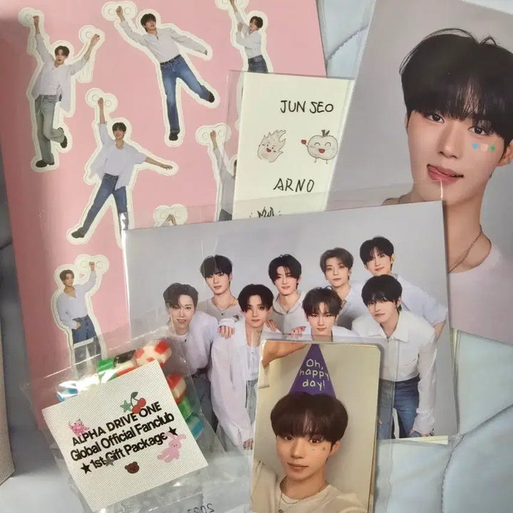 [BUNJANG] AlphaDriveOne Fanclub 1st Generation Kit (Includes Bring Green Postcard and Stickers) / 알디원 팬클럽 1기 키트 알파드라이브원 (덤 브링그린 엽서, 스티커)