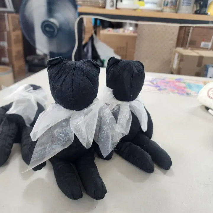 [BUNJANG] Jessica McClintock Black Cat Figurine / 2000년 USA 샌프란시스코 .프롬(prom) 드레스와 웨딩드레스를 디자인한 유명 패션 디자이너Jessica McClintock (제시카 맥클린탁)의 검은고양이 기장22.5cm