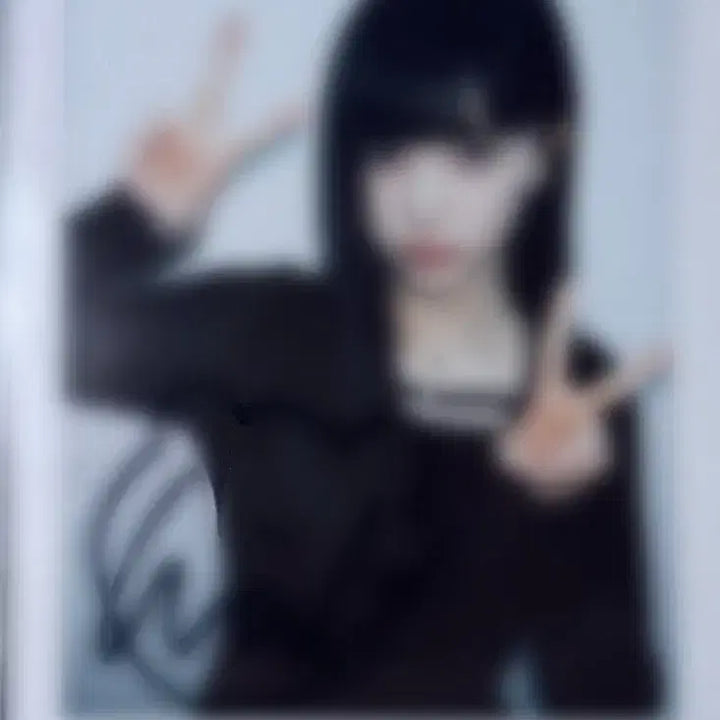 [BUNJANG] TripleS Kwak Yeonji Signed Polaroid / 트리플에스 곽연지 사인 폴라로이드