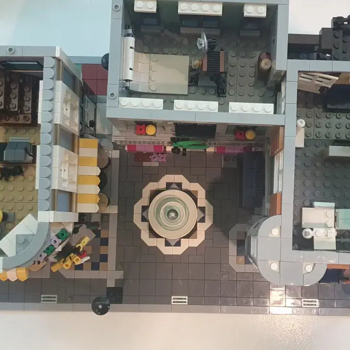 [BUNJANG] LEGO Creator Expert Assembly Square 10255 Building Set / 레고10255