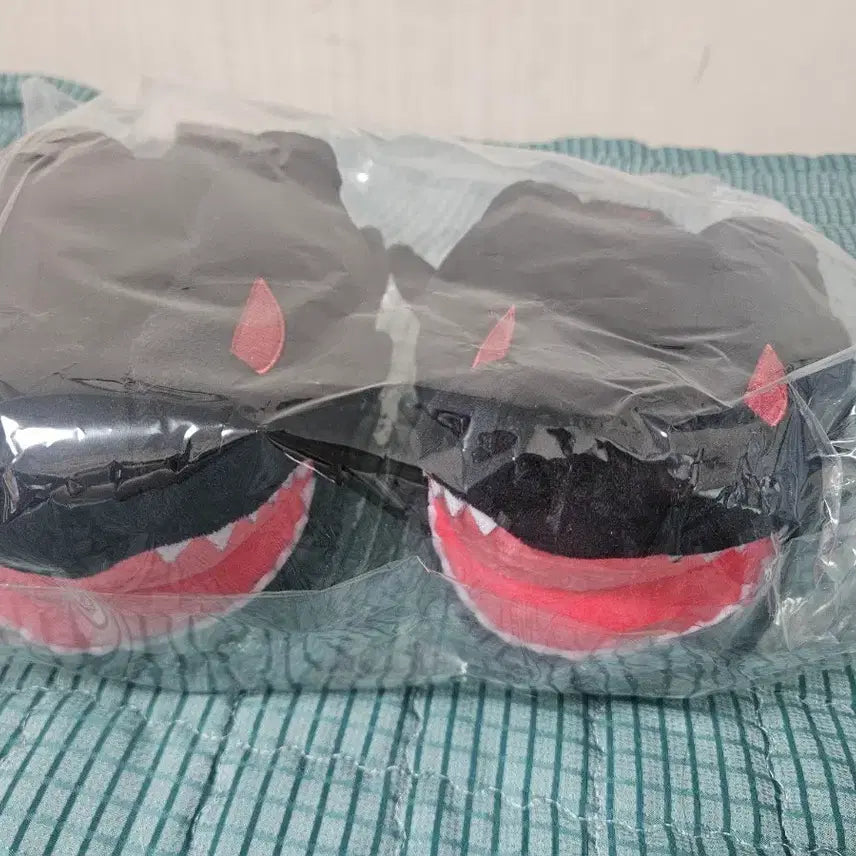 [BUNJANG] Yu-Gi-Oh! Red-Eyes Black Dragon Plush Slippers / 유희왕 붉은눈의 흑룡 인형 누이구루미 슬리퍼