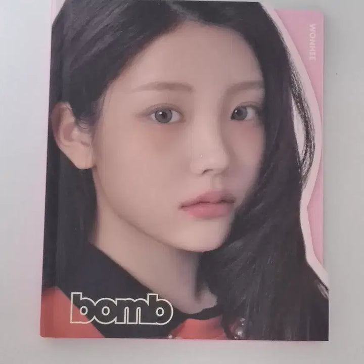 [BUNJANG] ILLIT Wonhee Bomb Glitter Version Album (Unsealed) / 아일릿 원희 bomb 빌냥이 글릿반 개봉앨범