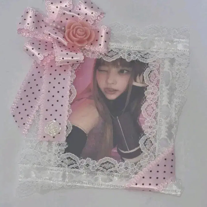 [BUNJANG] Handmade Rosette Lace Toploader Photocard Holder / 수제 로제트 레이스탑꾸 탑로더 탑꾸 포카홀더 도트 로즈 레이스 포카