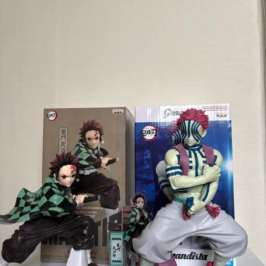 [BUNJANG] Demon Slayer Tanjiro Akaza Maxetic Figure &amp; Acrylic Bundle Set / (일괄 택포3.2)귀멸의 칼날 탄지로 아카자 맥시매틱 피규어&amp;아크릴 팝니다