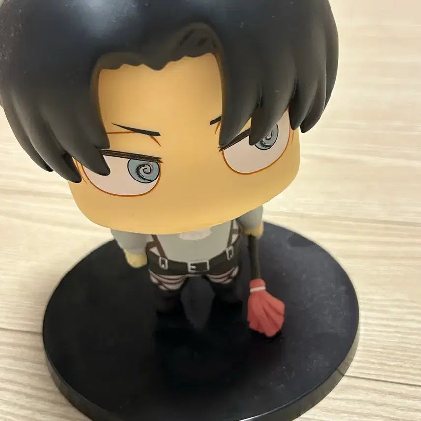 [BUNJANG] Attack on Titan Levi Chimikyara Cleaning Figure SEGA Lookup POB / 진격의 거인 리바이 치미캬라 청소 피규어 세가 고전 룩업특전