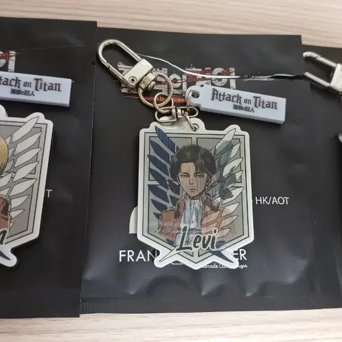 [BUNJANG] Attack on Titan Frank Burger Keyring (Levi, Armin) / 진격의거인 프랭크버거 키링 (리바이 아르민 애니)