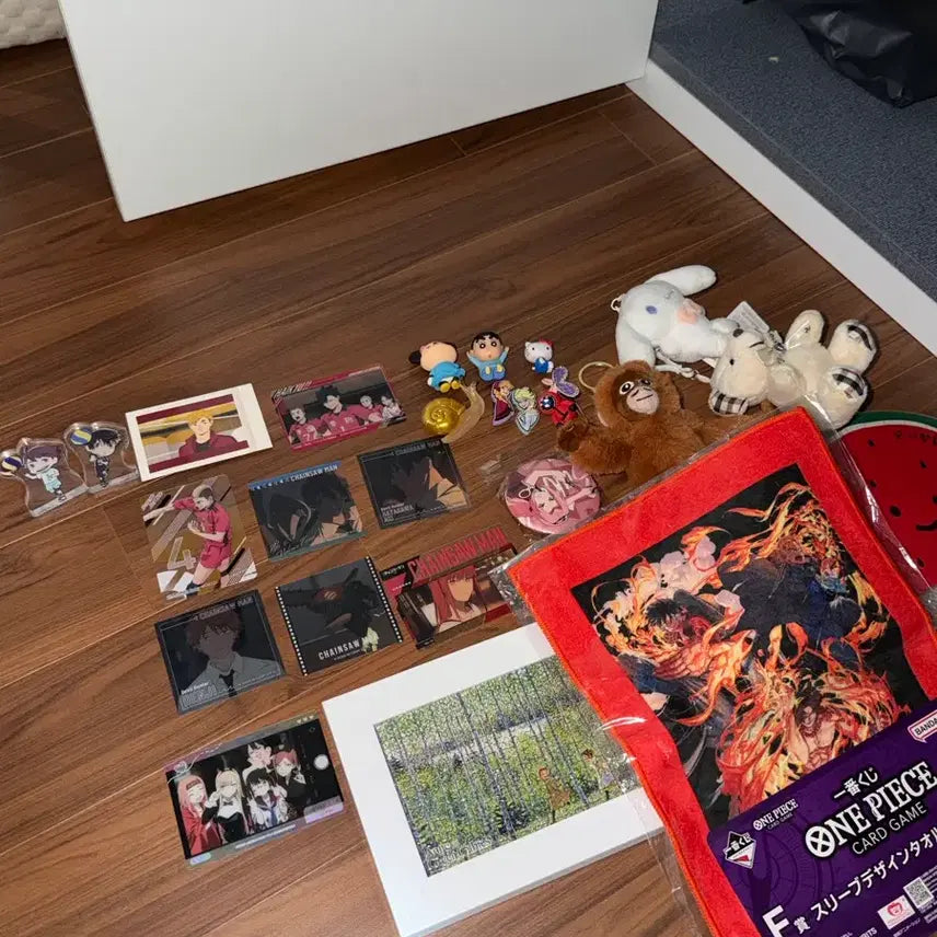 [BUNJANG] Anime Goods Bundle - One Piece, Naruto, Haikyuu, Sanrio, Chainsaw Man, Ghibli, Crayon Shin-chan / 나눔 ) 애니굿즈처분 판매 원피스나루토하이큐산리오체인소맨지브리가챠짱구방꾸템인형카드키링포스터