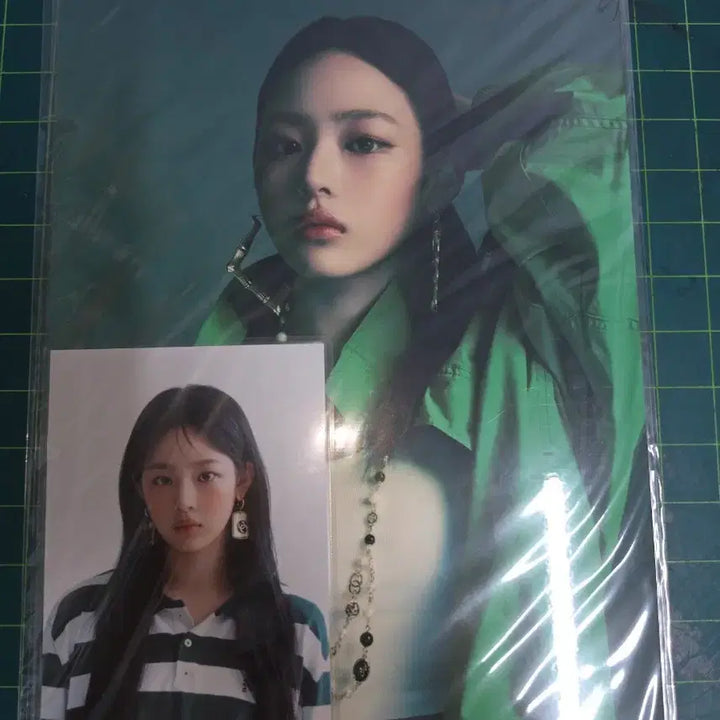 [BUNJANG] NewJeans Bookmark / 뉴진스 책받침