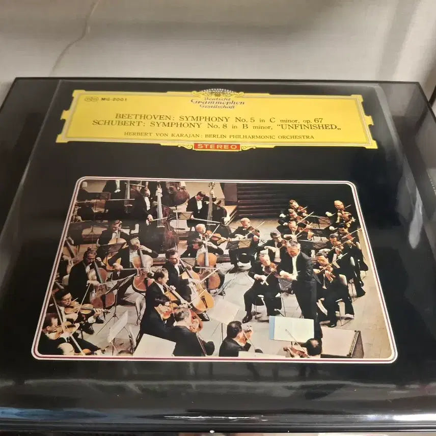 [BUNJANG] Karajan Berlin Philharmonic Beethoven Symphony No. 5 &amp; Schubert Unfinished Symphony LP / <수입 LP> 카라얀 베토벤 운명 &amp; 슈베르트 미완성 엘피