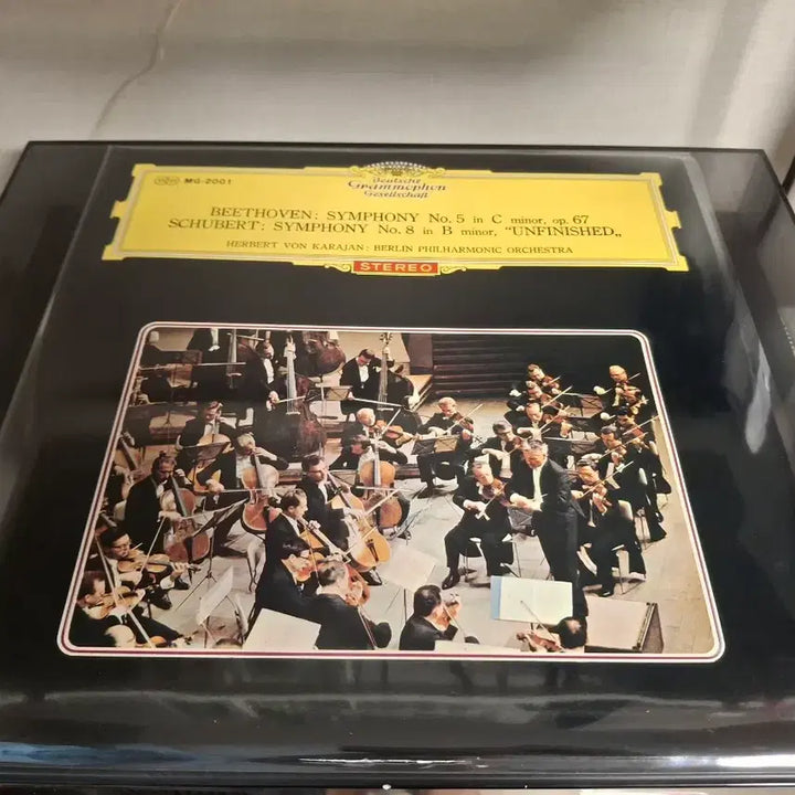 [BUNJANG] Karajan Berlin Philharmonic Beethoven Symphony No. 5 &amp; Schubert Unfinished Symphony LP / <수입 LP> 카라얀 베토벤 운명 &amp; 슈베르트 미완성 엘피