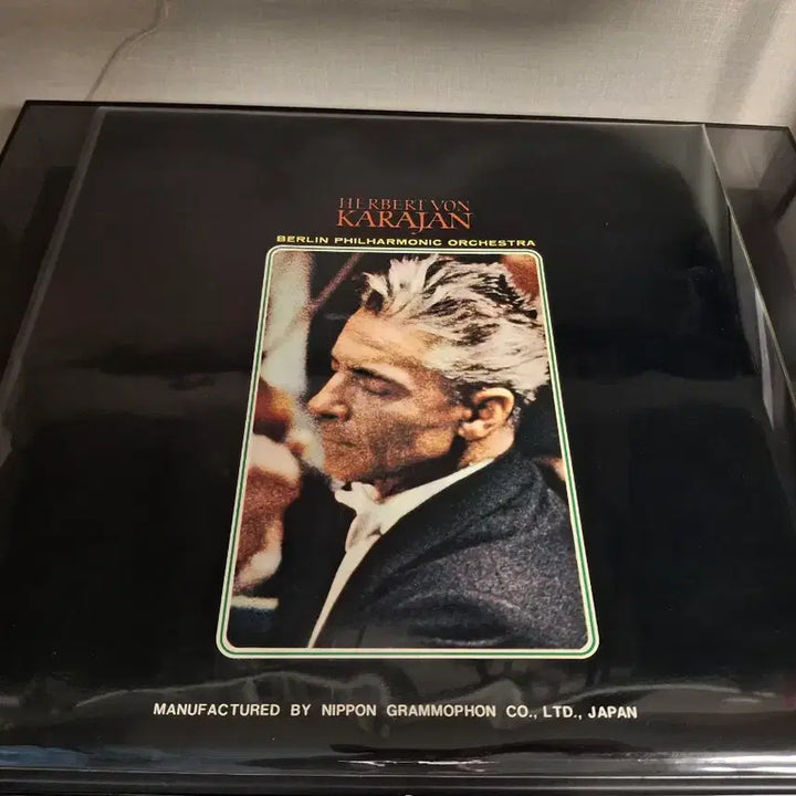 [BUNJANG] Karajan Berlin Philharmonic Beethoven Symphony No. 5 &amp; Schubert Unfinished Symphony LP / <수입 LP> 카라얀 베토벤 운명 &amp; 슈베르트 미완성 엘피