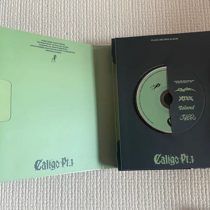 [BUNJANG] PLAVE Caligo Pt.1 Bundle Set (Excluding Photocards) / 플레이브 칼리고 Caligo Pt.1 /카라비너외 일괄 판매