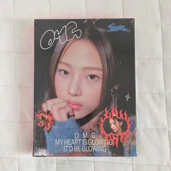 [BUNJANG] NewJeans Minji OMG Photocard Sealed Album / 뉴진스 민지 오엠지 포카 미개봉앨범