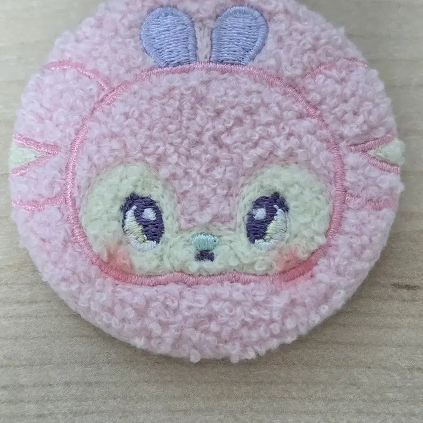 [BUNJANG] NMIXX Mixpop Secret Booklet Can Badge Seollyoon (Face) / 엔믹스 믹스피 시크릿 부클 캔뱃지 설뿌니 (얼굴)