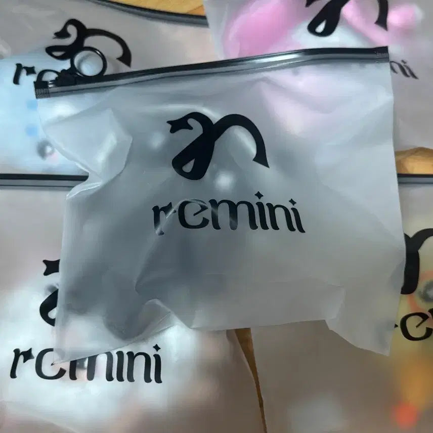 [BUNJANG] Remini Ressence Jjeroming Zena Doll Keychain / 레미니 리센느 인형 키링 쩨로밍 제나