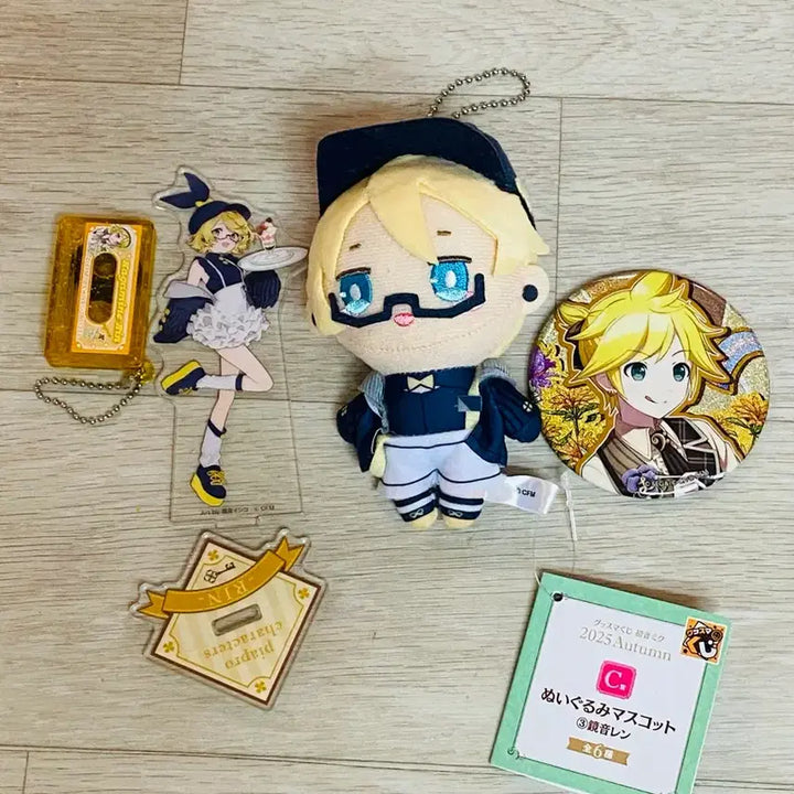 [BUNJANG] Vocaloid Cafe Kuzuji Len Plush, Rin Acrylic Stand, Len Birthday Badge, Rin Cassette Keychain Set / 보컬로이드 카페 쿠지(렌인형)&amp;린 아크릴스탠드&amp;렌 생일뱃지&amp;린 카세트키링
