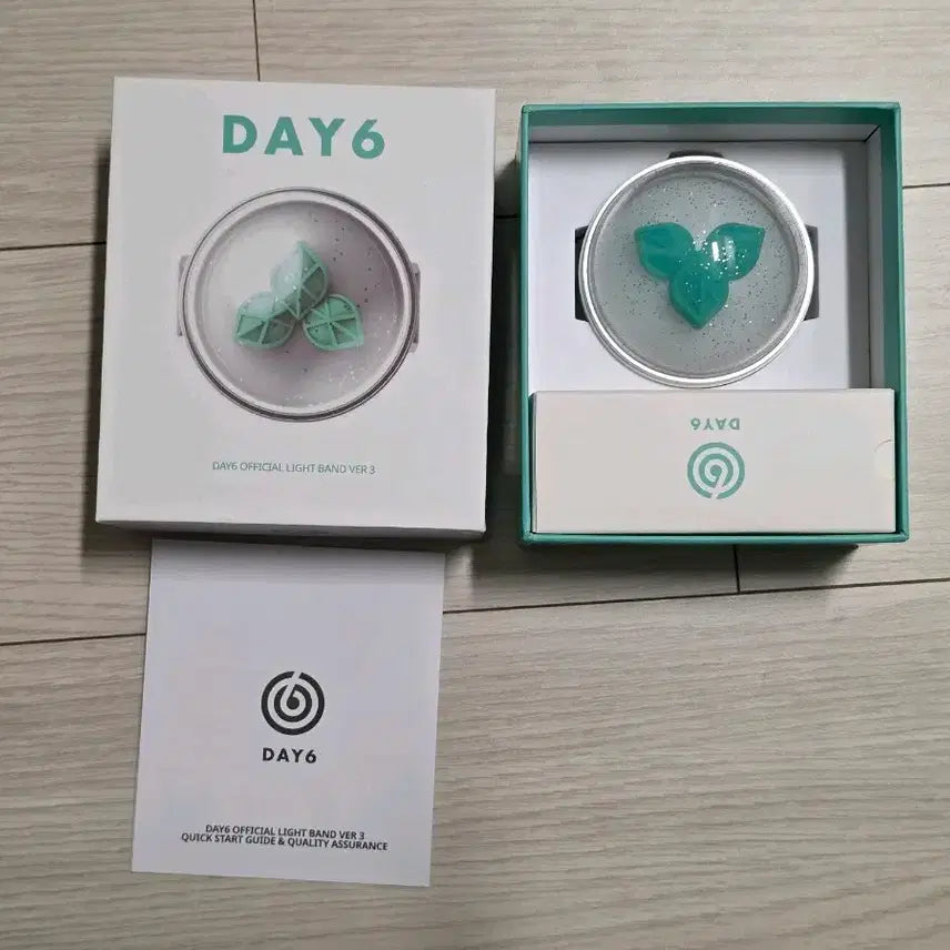 [BUNJANG] DAY6 Official Lightstick V3 (Made In: DAY6) / DAY6 응원봉 V3 (데이식스 마데워치 3)