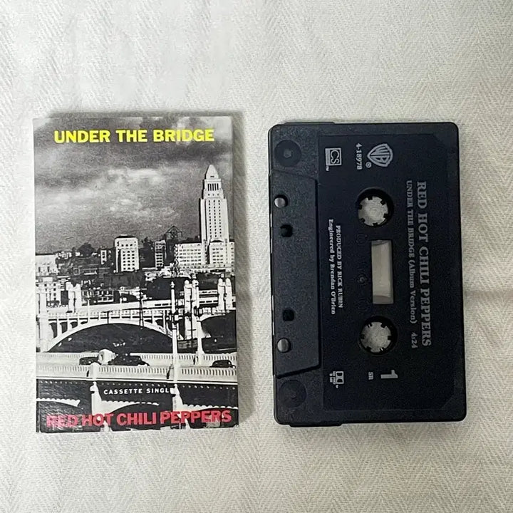 [BUNJANG] Red Hot Chili Peppers Under the Bridge Single Cassette Tape (Used, Mint Condition) / 레드핫칠리페퍼스 Red Hot Chili Peppers - Under the Bridge 싱글 카세트 (중고 민트급)