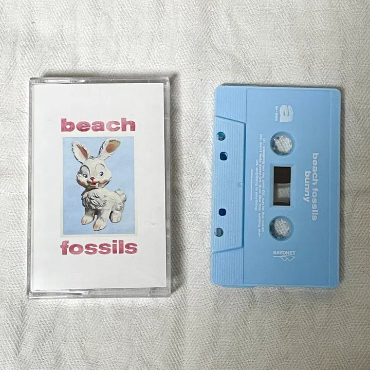 [BUNJANG] Beach Fossils Bunny Limited Edition Cassette / [민트급 / 개봉] Beach Fossils - Bunny 한정판 카세트