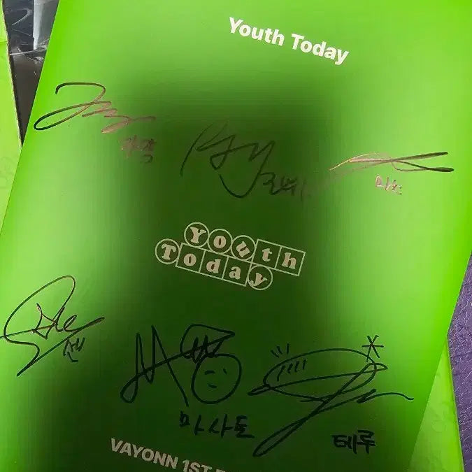 [BUNJANG] Vayonnon Non-Sale Autographed Alarm Clock / 베이온 VAYONN 비매 싸인앨범
