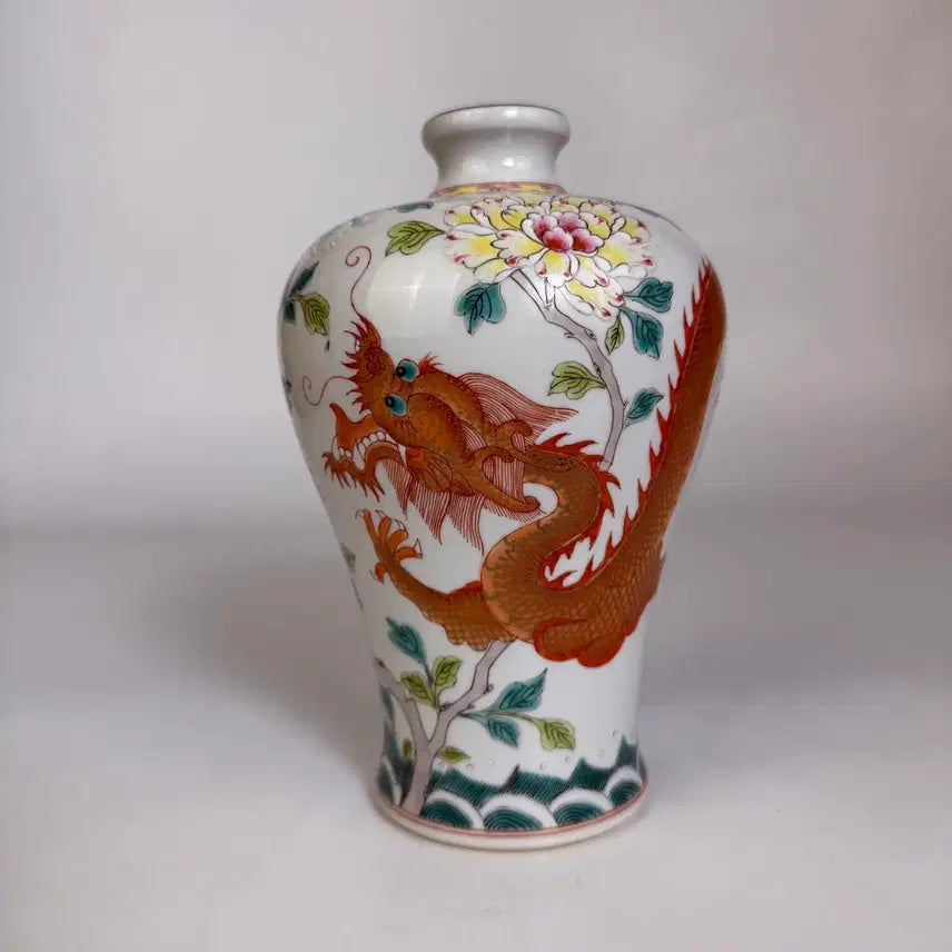 [BUNJANG] Celadon Porcelain Vase with Dragon Motif / 분채 묘금 용문 매병