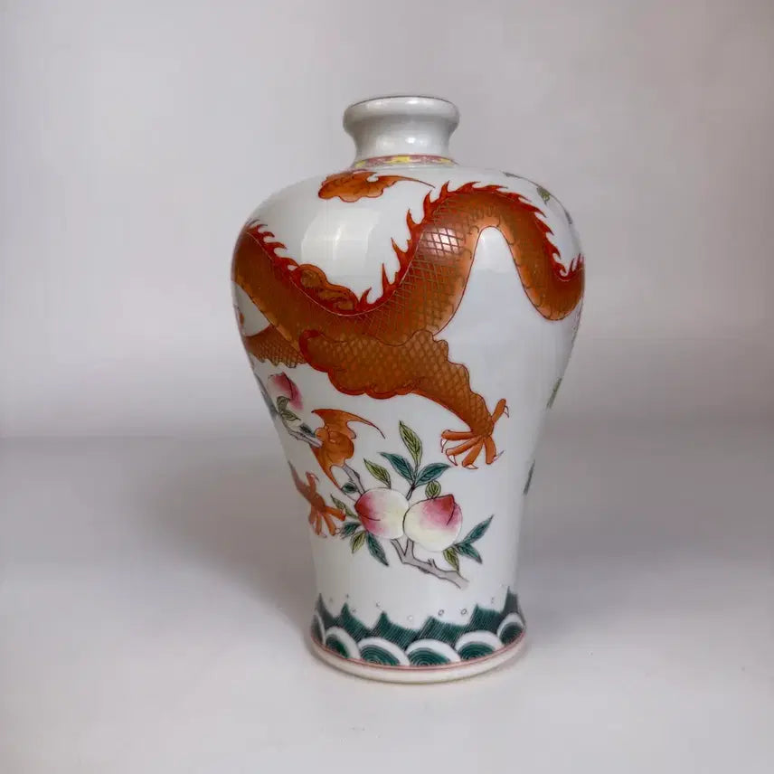 [BUNJANG] Celadon Porcelain Vase with Dragon Motif / 분채 묘금 용문 매병