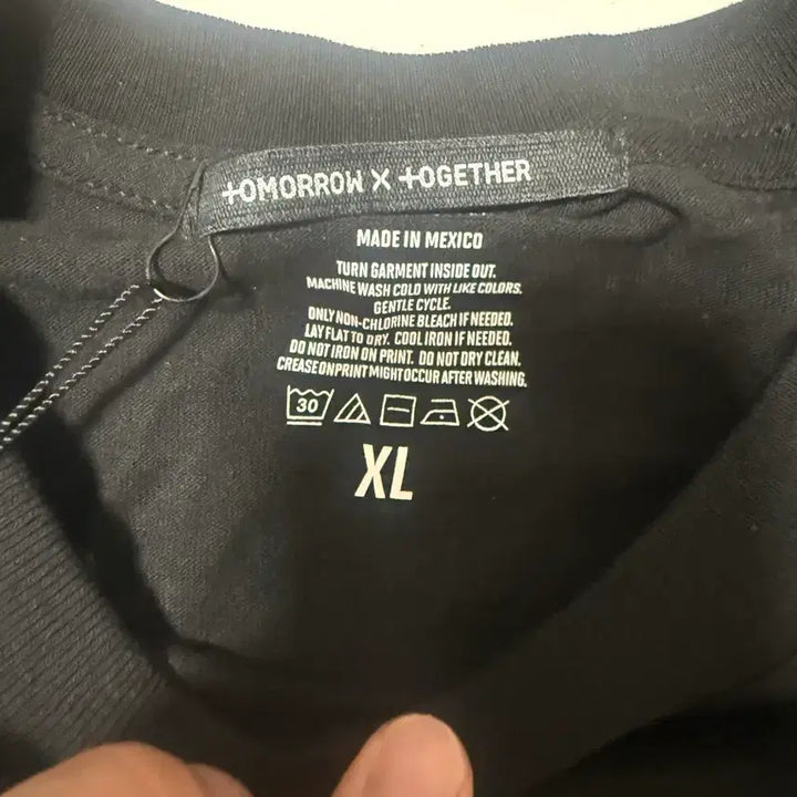 [BUNJANG] TXT World Tour T-Shirt XL New / 투바투 월드투어티셔츠 xl 새상품