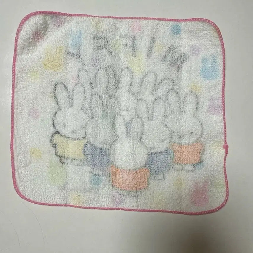 [BUNJANG] Miffy Classic Character Handkerchief - New / 추석할인이벤트)모두 차렷. 고전 미피 고전미피 캐릭터 손수건 새상품