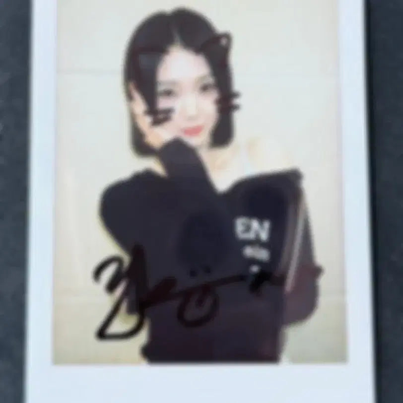 [BUNJANG] tripleS SOOMIN Signed Polaroid / tripleS 트리플에스 공유빈 싸인 폴라로이드
