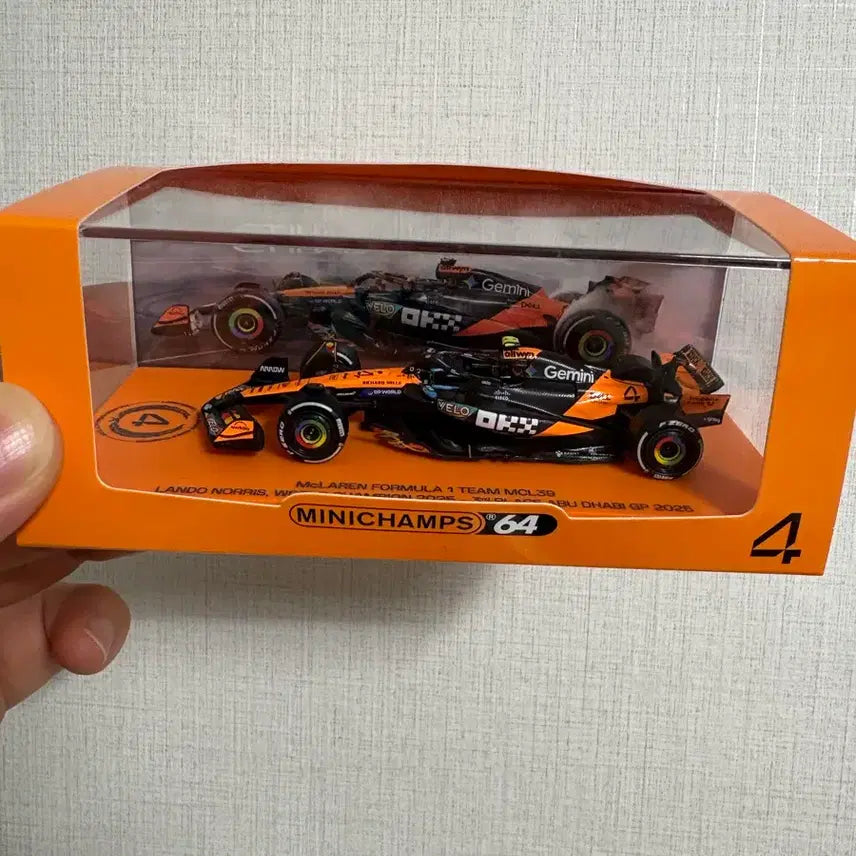 [BUNJANG] Mini Champs 1:64 2025 Abu Dhabi Grand Prix Lando Norris Version / 미니챔프 1:64 2025 아부다비 그랑프리 버전