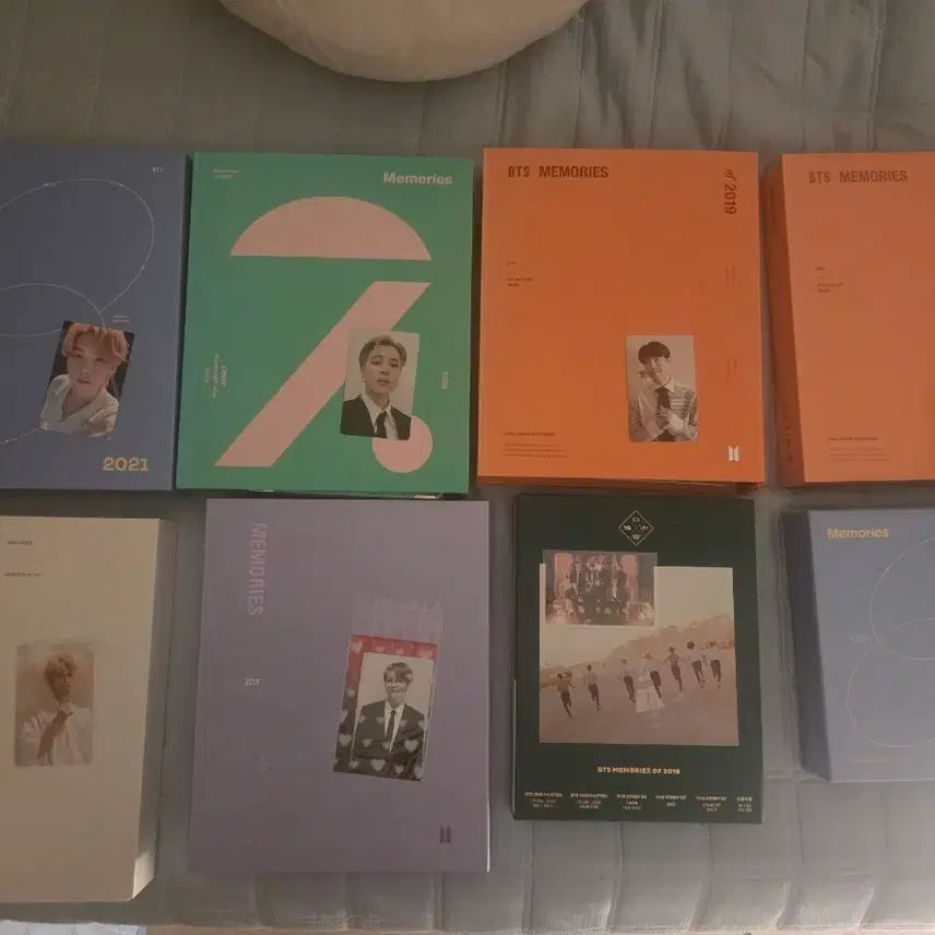 [BUNJANG] BTS Memories DVD Bundle Set (Includes Photocards, Sealed Items) / BTS 방탄 메모리즈 DVD 일괄모음 (포카포함 미개봉포함 블루레이 포함)