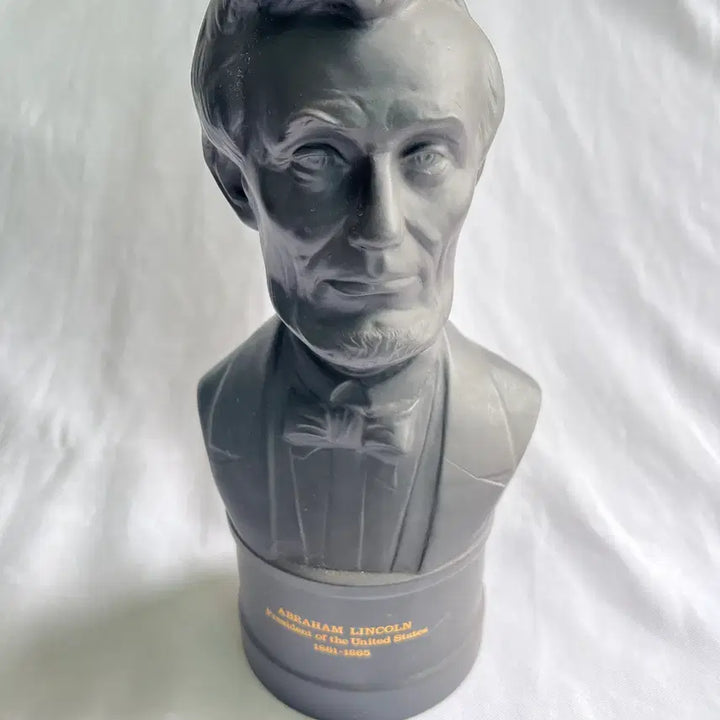[BUNJANG] Wedgwood Abraham Lincoln Bust / 웨지우드 에이브라함 링컨 흉상