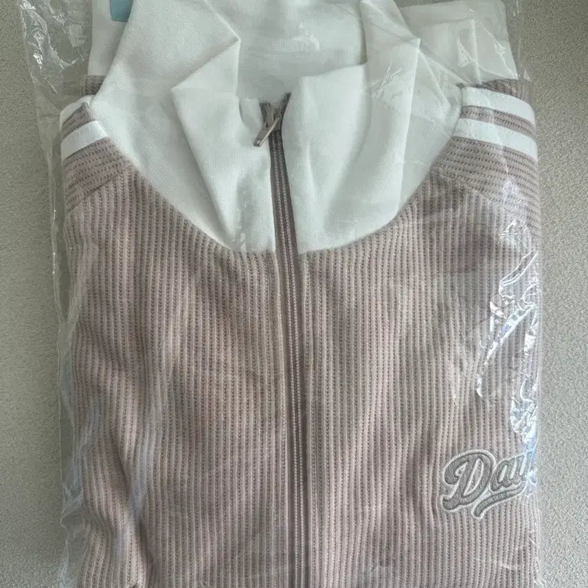 [BUNJANG] DAY6 Japan MD Track Jacket / 데이식스 일본md 트랙자켓