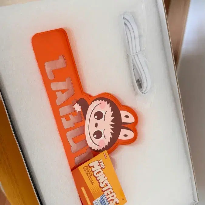 [BUNJANG] Labubu "Suspicious Convenience Store" Figure with Container / 라부부 수상한 편의점(피규어+컨테이너 포함)