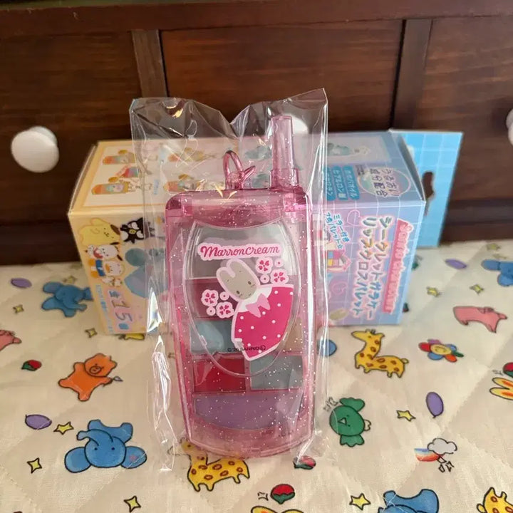 [BUNJANG] Sanrio Secret Feature Phone Lip Gloss Palette Marron Cream / 산리오 시크릿 피처폰 립글로스 팔레트 마론크림