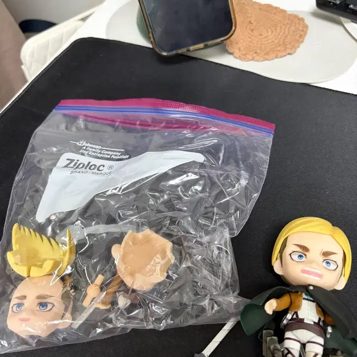 [BUNJANG] Attack on Titan Erwin Smith Nendoroid Figure / 진격의거인 엘빈 피규어