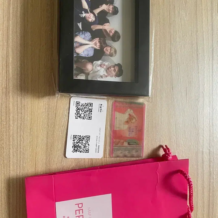 [BUNJANG] BTS (Bangtan Sonyeondan) "Persona" Studio Exclusive Family Photo Frame &amp; Photocard Set (Jungkook, V, Jimin) / 방탄 페르소나 역조공 가족사진 액자 공방 방탄소년단 bts 작은시 작것시 정국 뷔 지민