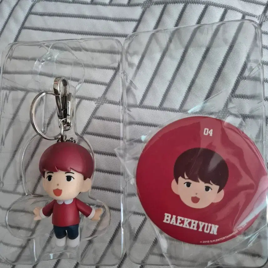 [BUNJANG] EXO Baekhyun Keyring + Badge Set / 엑소 백현 굿즈 키링+뱃지 세트
